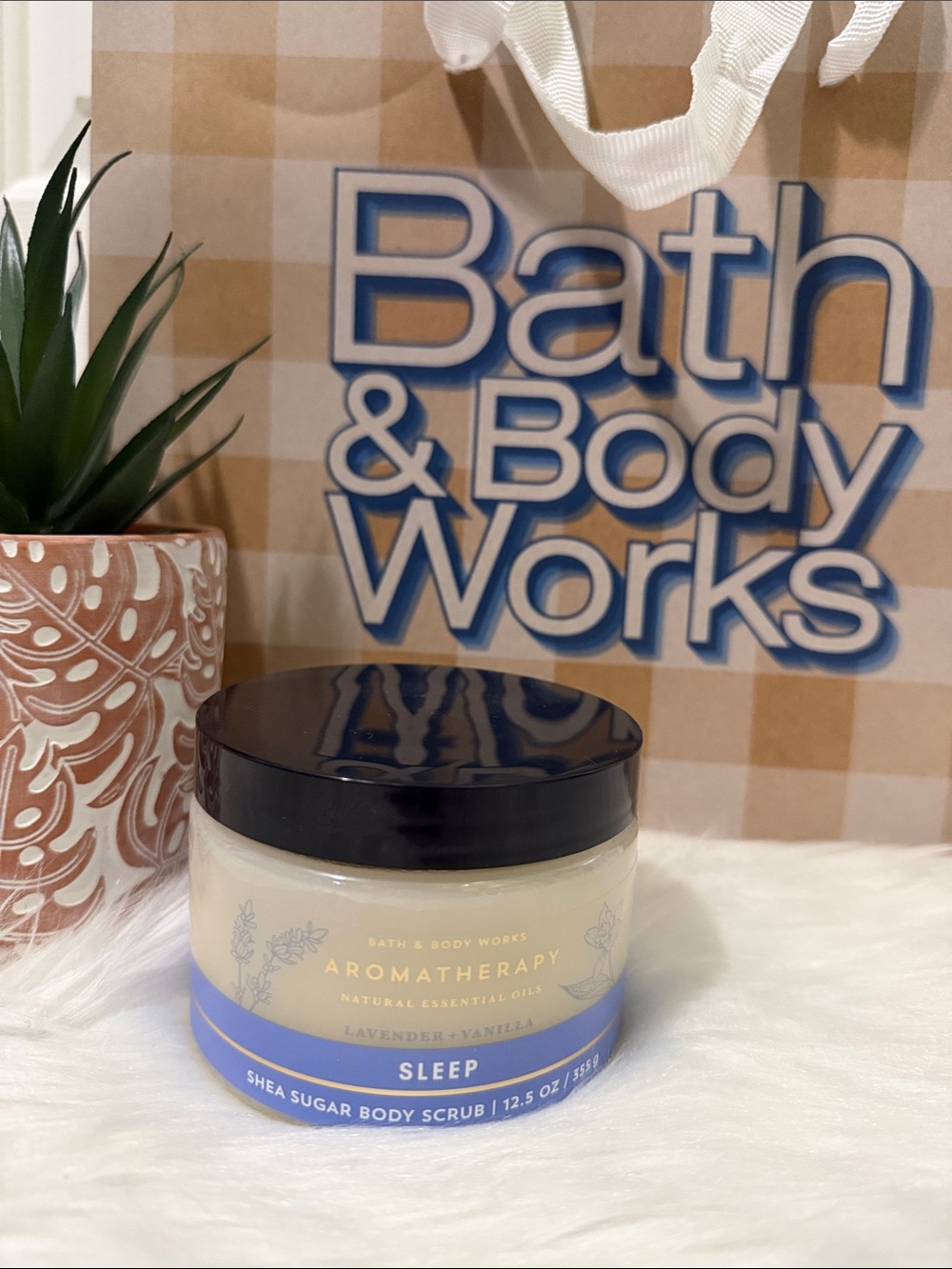 🆕 Bath & Body Works Aromatherapy Lavender & Vanilla SLEEP Shea sugar body scrub